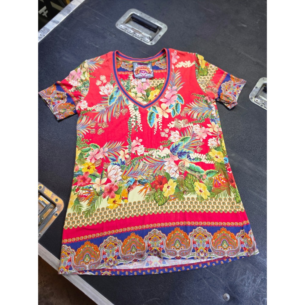 Johnny Was Los Angeles Tropical Floral Parrot Print V-Neck Tee Red XS